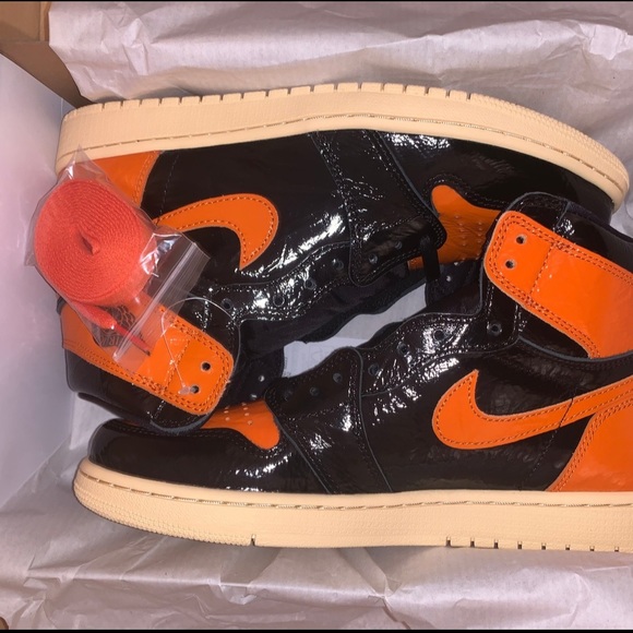 Jordan 1 Shattered Backboard 3.0 - Picture 2 of 5